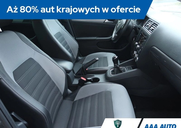 Volkswagen Jetta cena 40000 przebieg: 121094, rok produkcji 2013 z Działoszyn małe 326